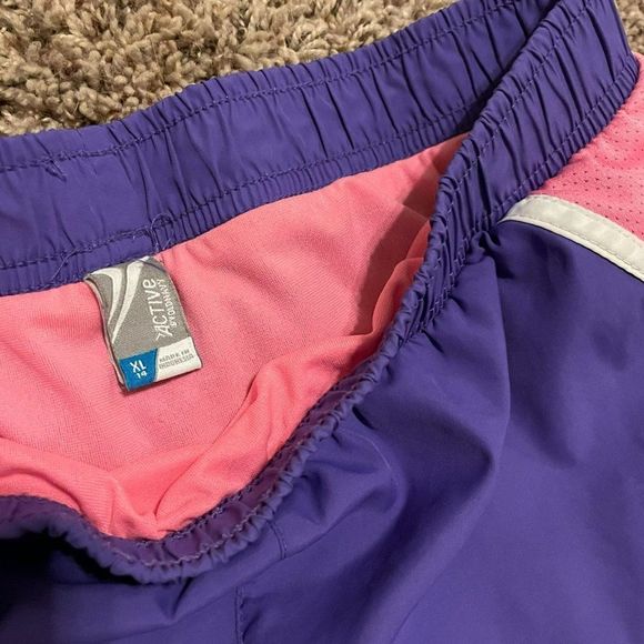 Active Old Navy Women's Pink & Purple Shorts Size XL - Picture 5 of 9